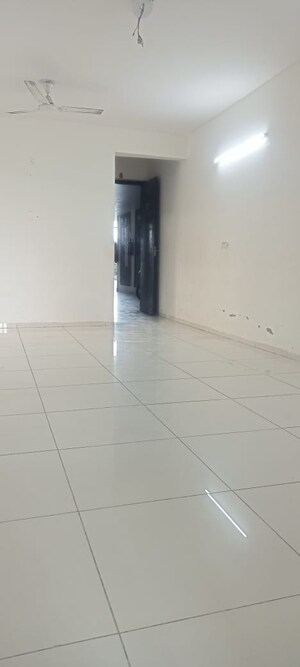 Room in 3 BHK Apartment at BPTP Discovery Park, Sector 80 – for Sale