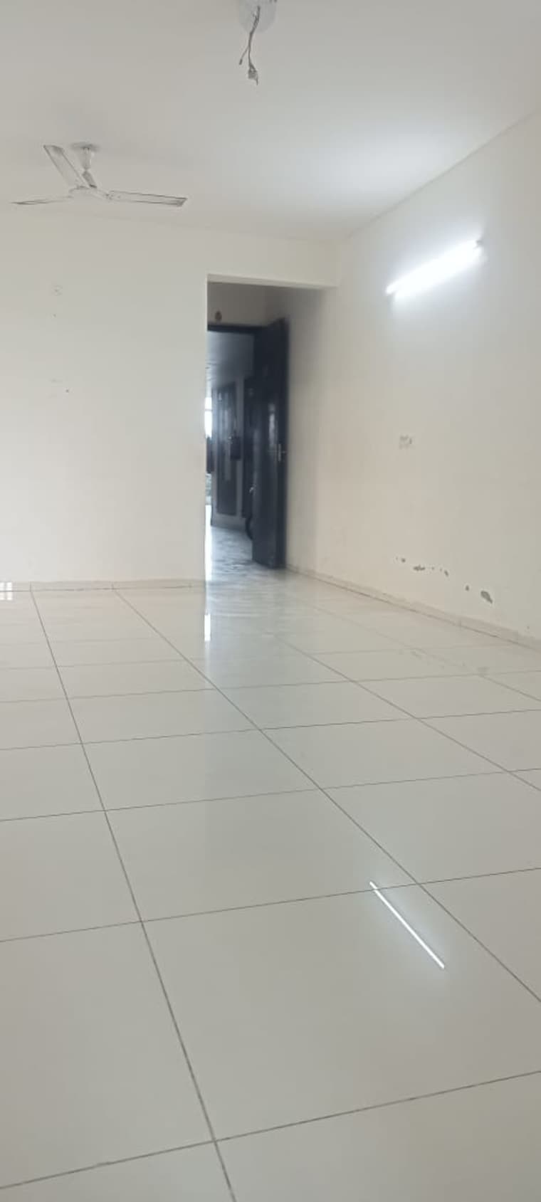 Room, bptp-discovery-park 3 Bedroom 925 Sq.Ft. Apartment In Sector 80 Faridabad 9704899