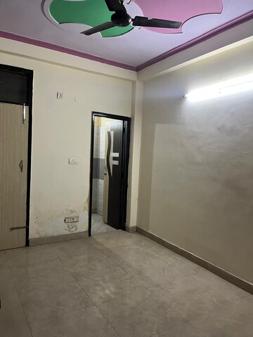 Room in 2.5 BHK Builder Floor at Vasundhara Sector 1 – for Rent
