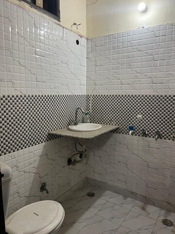 Bathroom in 2.5 BHK Builder Floor at Vasundhara Sector 1 – for Rent