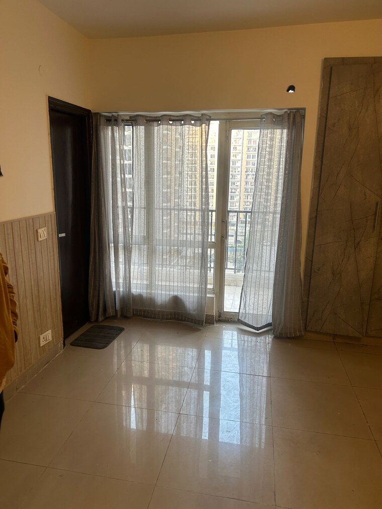 Room, panchsheel-greens-ii 2.5 Bedroom 1350 Sq.Ft. Apartment In Sector 16 Greater Noida Greater Noida 9704946