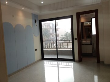 Room in 4 BHK Builder Floor at Ansal API Esencia, Sector 67 – for Sale