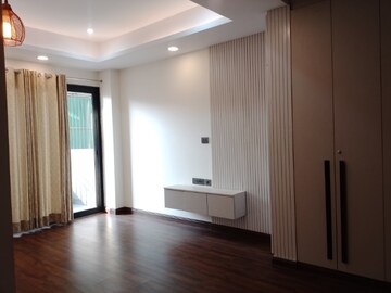 Room in 4 BHK Builder Floor at Ansal API Esencia, Sector 67 – for Sale