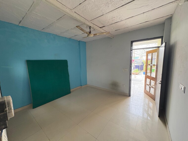 Room, vipin garden 1 RK 30 Acre Builder Floor In Vipin Garden Delhi 9704970