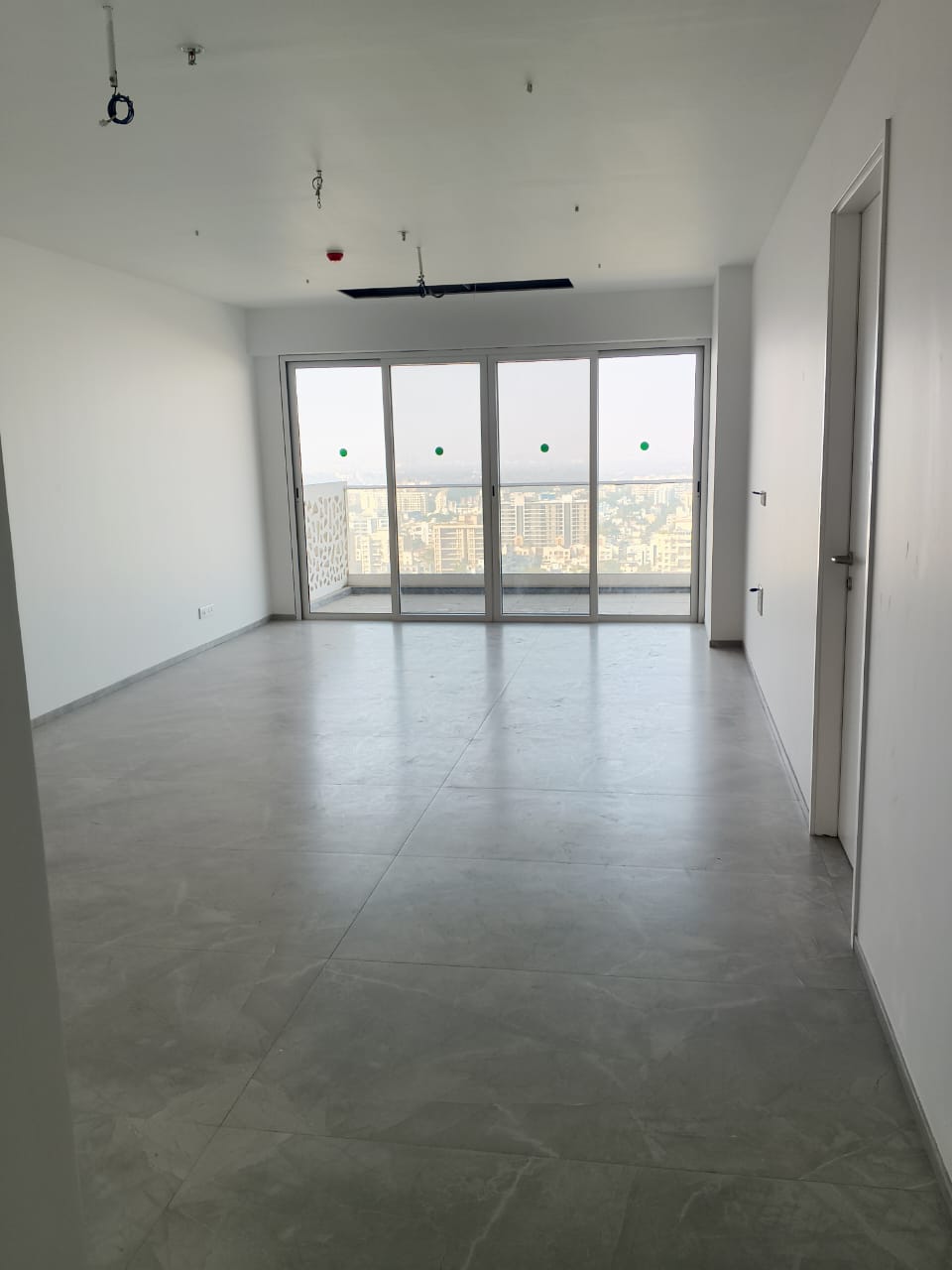 2.5 BHK Apartment For Rent in Clover Highlands