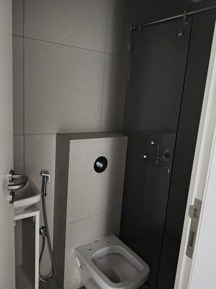 Attached Bathroom, clover-highlands 2.5 Bedroom 1250 Sq.Ft. Apartment In Kondhwa Pune 9704971