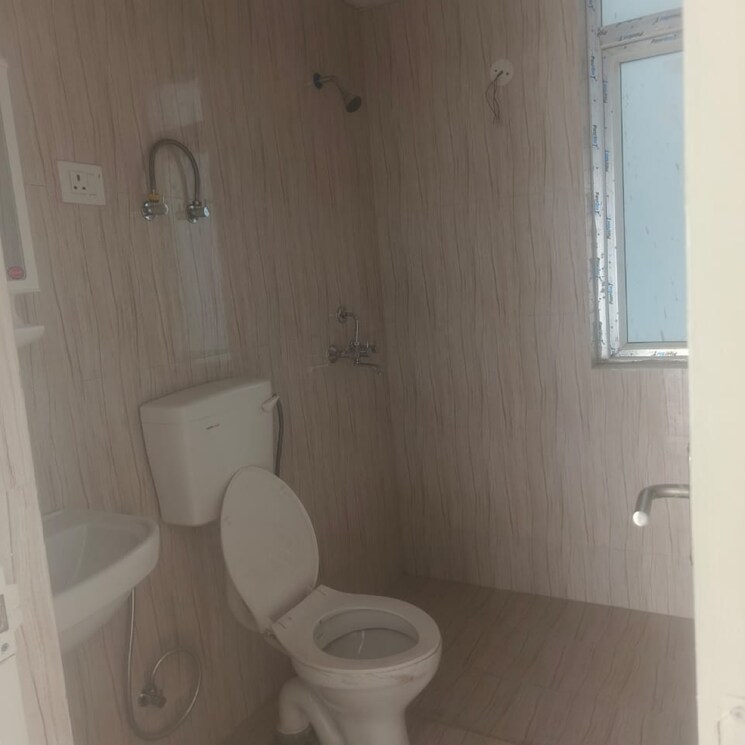 Bathroom, palam-vihar-residents-association 1.5 Bedroom 690 Sq.Ft. Builder Floor In Palam Vihar Gurgaon 9705014