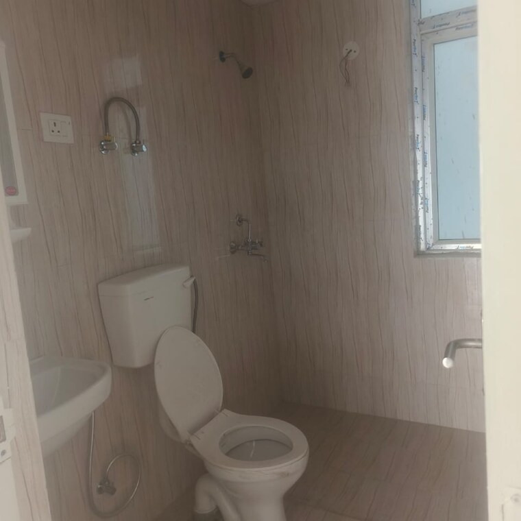 Bathroom, palam-vihar-residents-association 1.5 Bedroom 690 Sq.Ft. Builder Floor In Palam Vihar Gurgaon 9705014