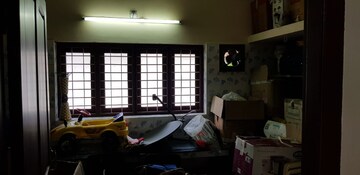 Bedroom in 6 BHK Independent House at Avenue Road – for Sale