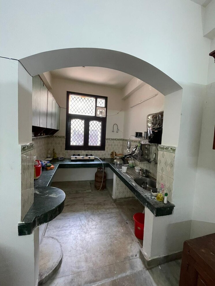 Kitchen, xu iii greater noida 2 Bedroom 120 Sq.Mt. Independent House In Xu Iii Greater Noida Greater Noida 9705024