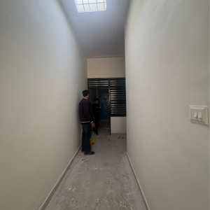 Room in 2 BHK Independent House at Ghazipur – for Sale