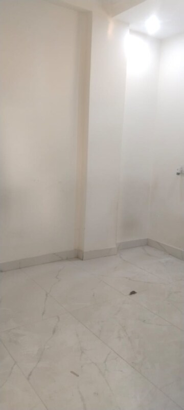 Room in 2 BHK Builder Floor at Vipin Garden – for Rent