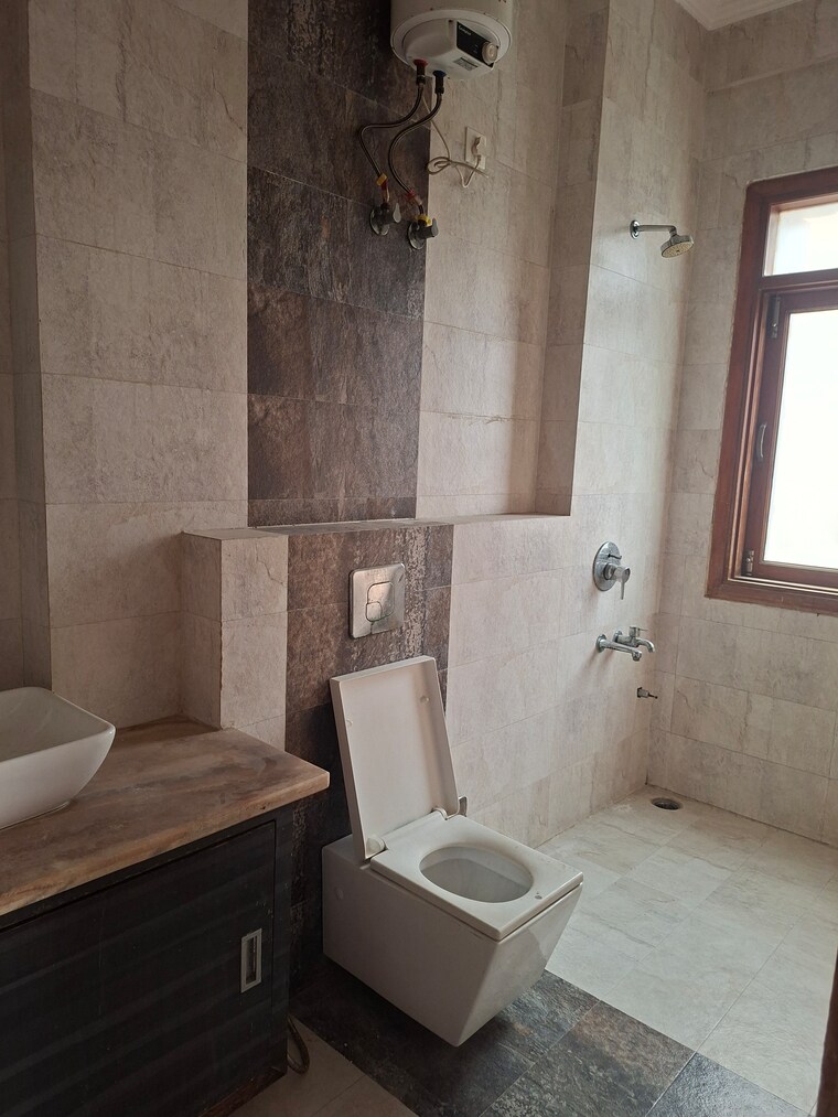 Kitchen, sector 48 3 Bedroom 300 Sq.Mt. Independent House In Sector 48 Noida 9705033