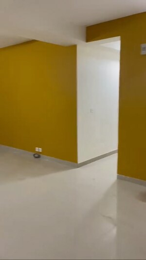 Room in 3 BHK Apartment at BPTP The Resort, Sector 75 – for Sale