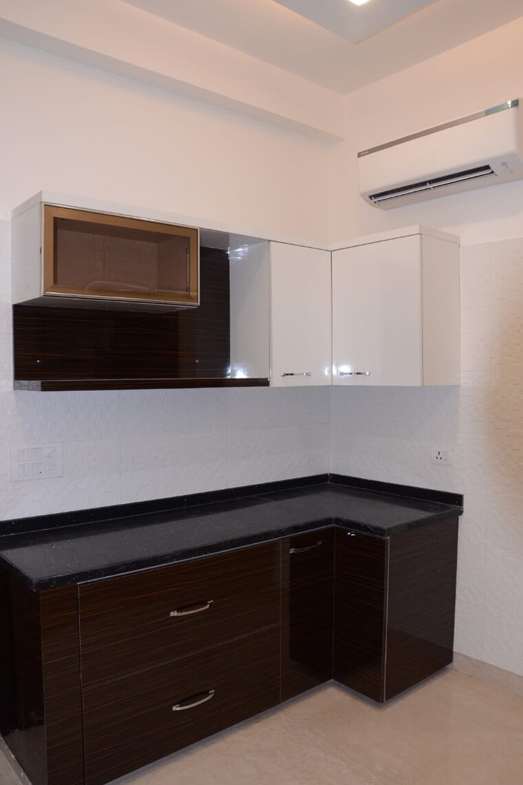 Kitchen, dlf-the-icon 6+ Bedroom 200 Sq.Yd. Villa In Dlf Phase V Gurgaon 9705038