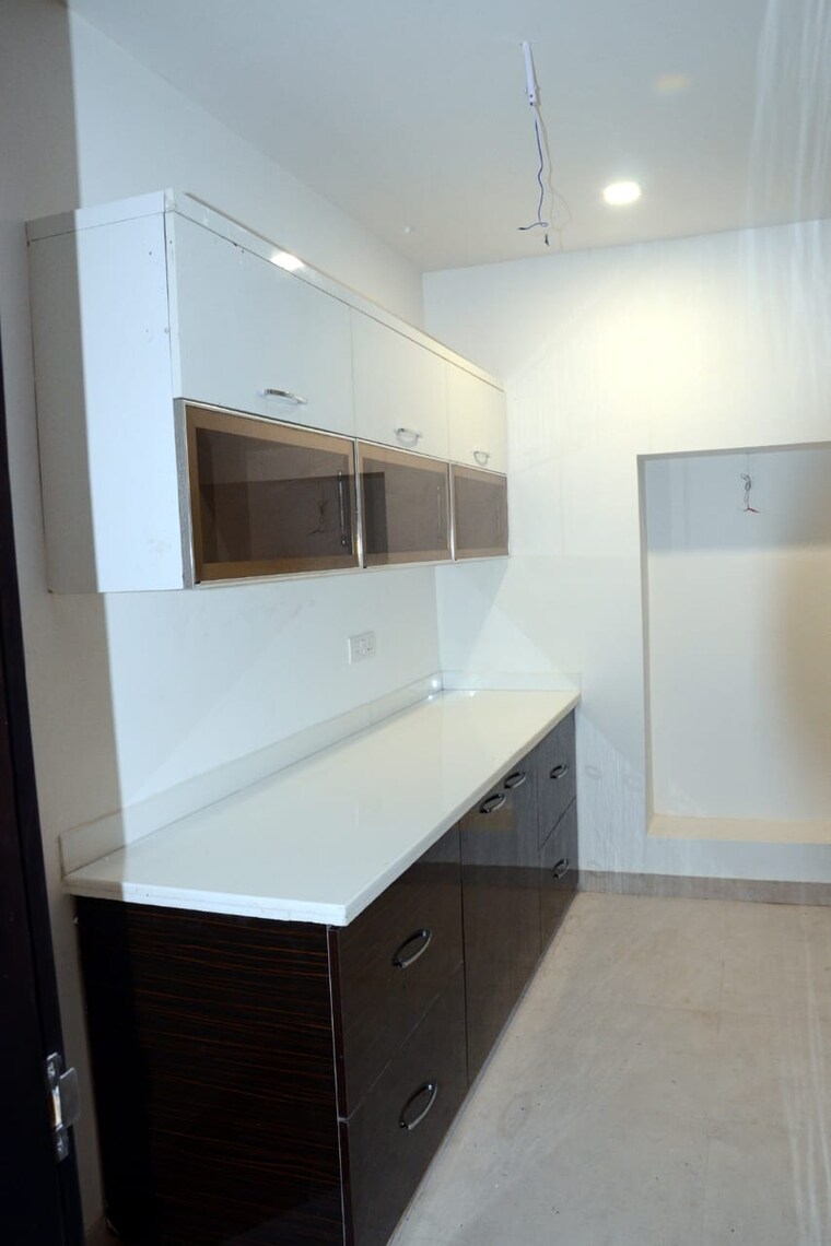 Kitchen, dlf-the-icon 6+ Bedroom 200 Sq.Yd. Villa In Dlf Phase V Gurgaon 9705038