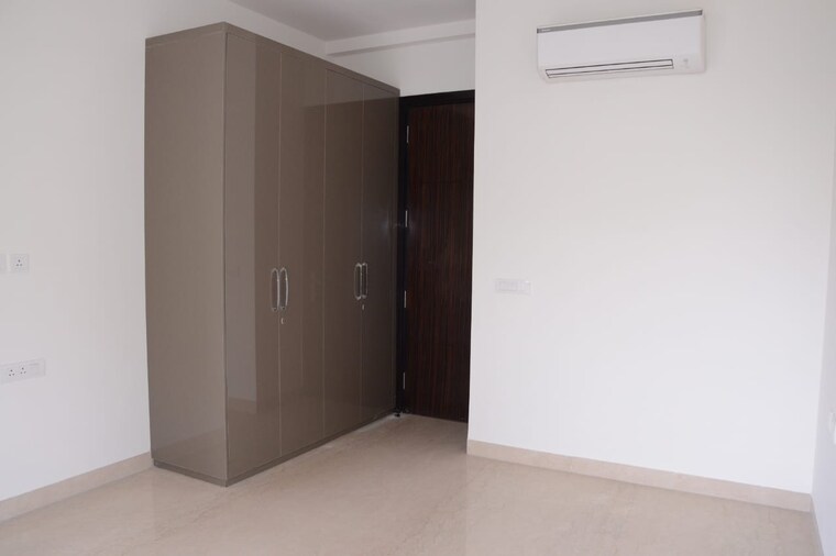 Room, dlf-the-icon 6+ Bedroom 200 Sq.Yd. Villa In Dlf Phase V Gurgaon 9705038