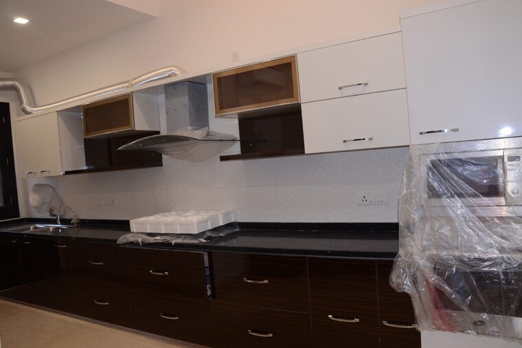 Kitchen, dlf-the-icon 6+ Bedroom 200 Sq.Yd. Villa In Dlf Phase V Gurgaon 9705038