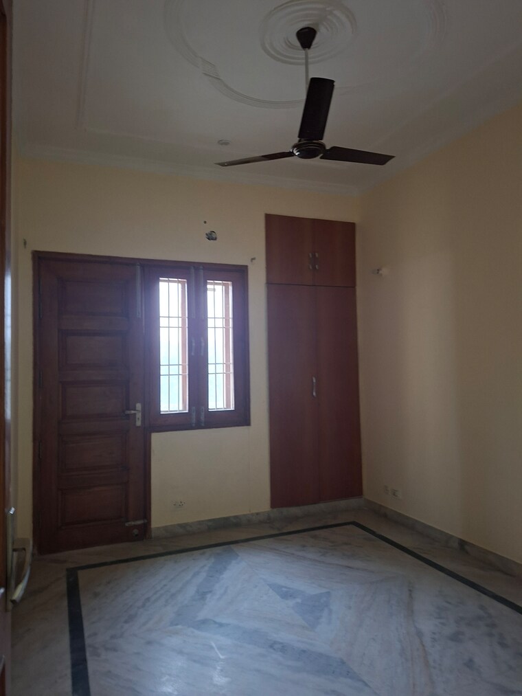 undefined, rwa-apartments-sector-45 3 Bedroom 300 Sq.Mt. Independent House In Sector 45 Noida 9705042