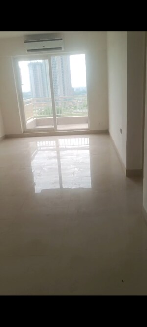 Room in 2.5 BHK Apartment at Silverglades The Melia, Sohna Sector 35 – for Sale