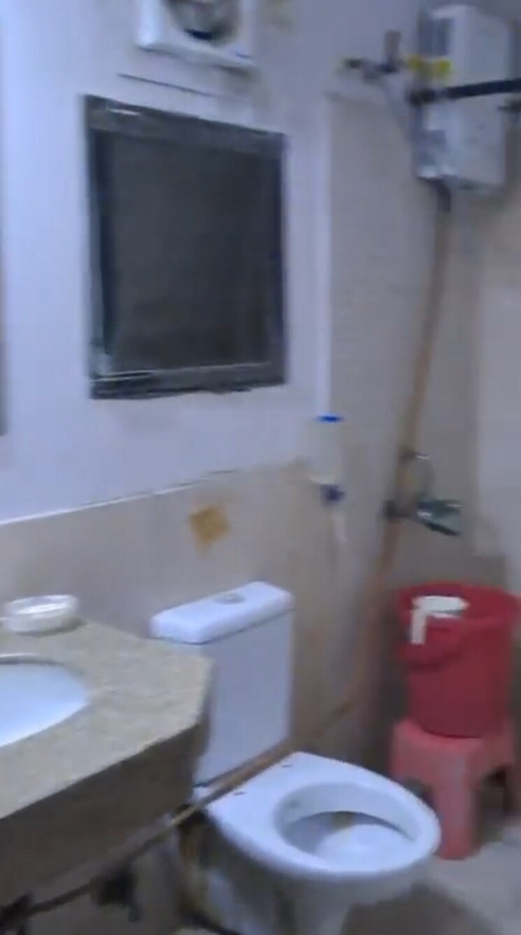 Bathroom, umang-summer-palms 3 Bedroom 1580 Sq.Ft. Apartment In Sector 86 Faridabad 9705066