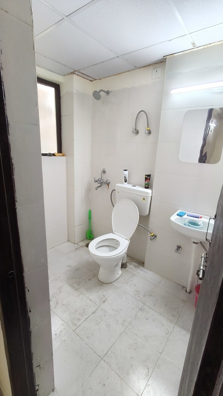 Bathroom, amolik-sankalp 3 Bedroom 851 Sq.Ft. Apartment In Sector 85 Faridabad 9705068