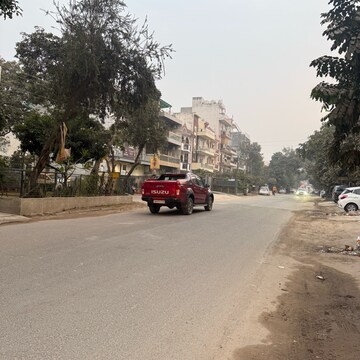 Parking in 3.5 BHK Builder Floor at Palam Vihar Residents Association, Palam Vihar – for Sale