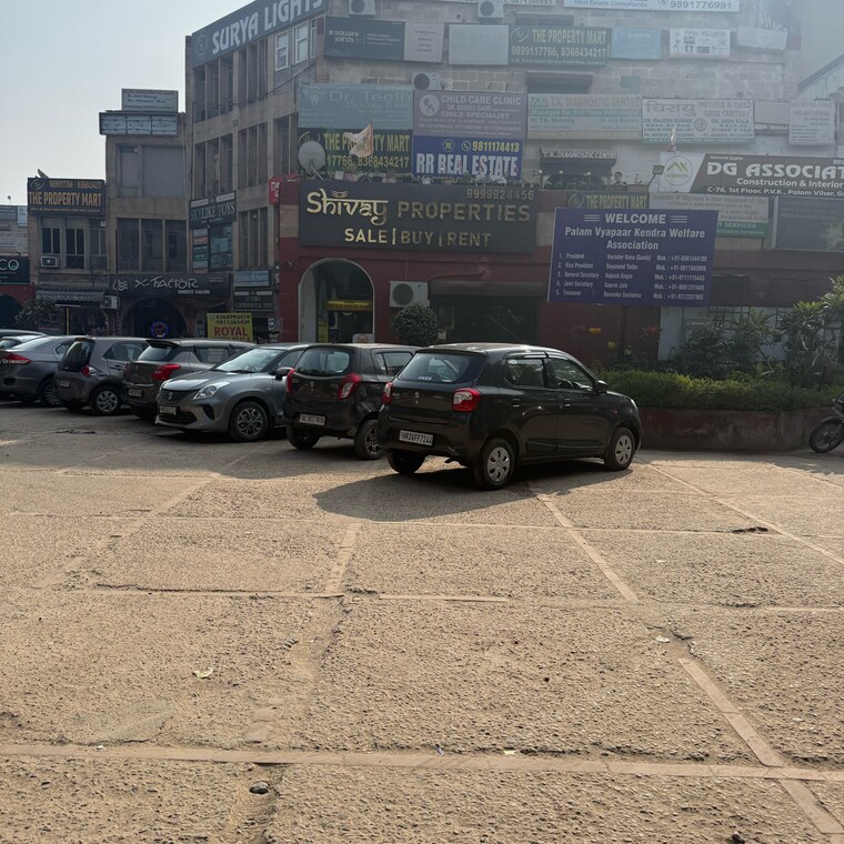  Parking, palam-vihar-residents-association 3.5 Bedroom 225 Sq.Yd. Builder Floor In Palam Vihar Gurgaon 9705084