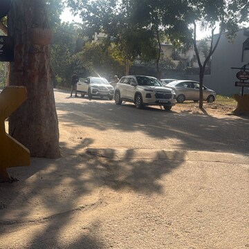 Parking in 3.5 BHK Builder Floor at Palam Vihar Residents Association, Palam Vihar – for Sale