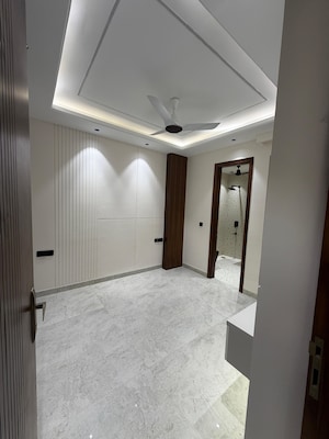 Room in 4 BHK Builder Floor at Nirvana Courtyard, Sector 50 – for Sale