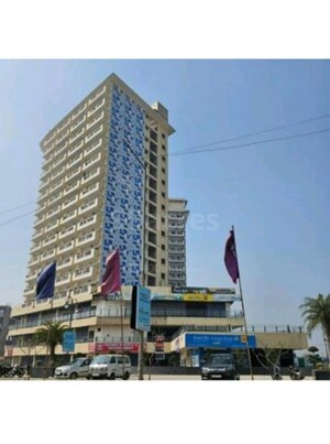  Shop – Exterior View View at Gaur Runway Suites, Gaur Yamuna City - for Sale