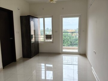 Room in 2 BHK Apartment at Provident Capella, Whitefield – for Rent