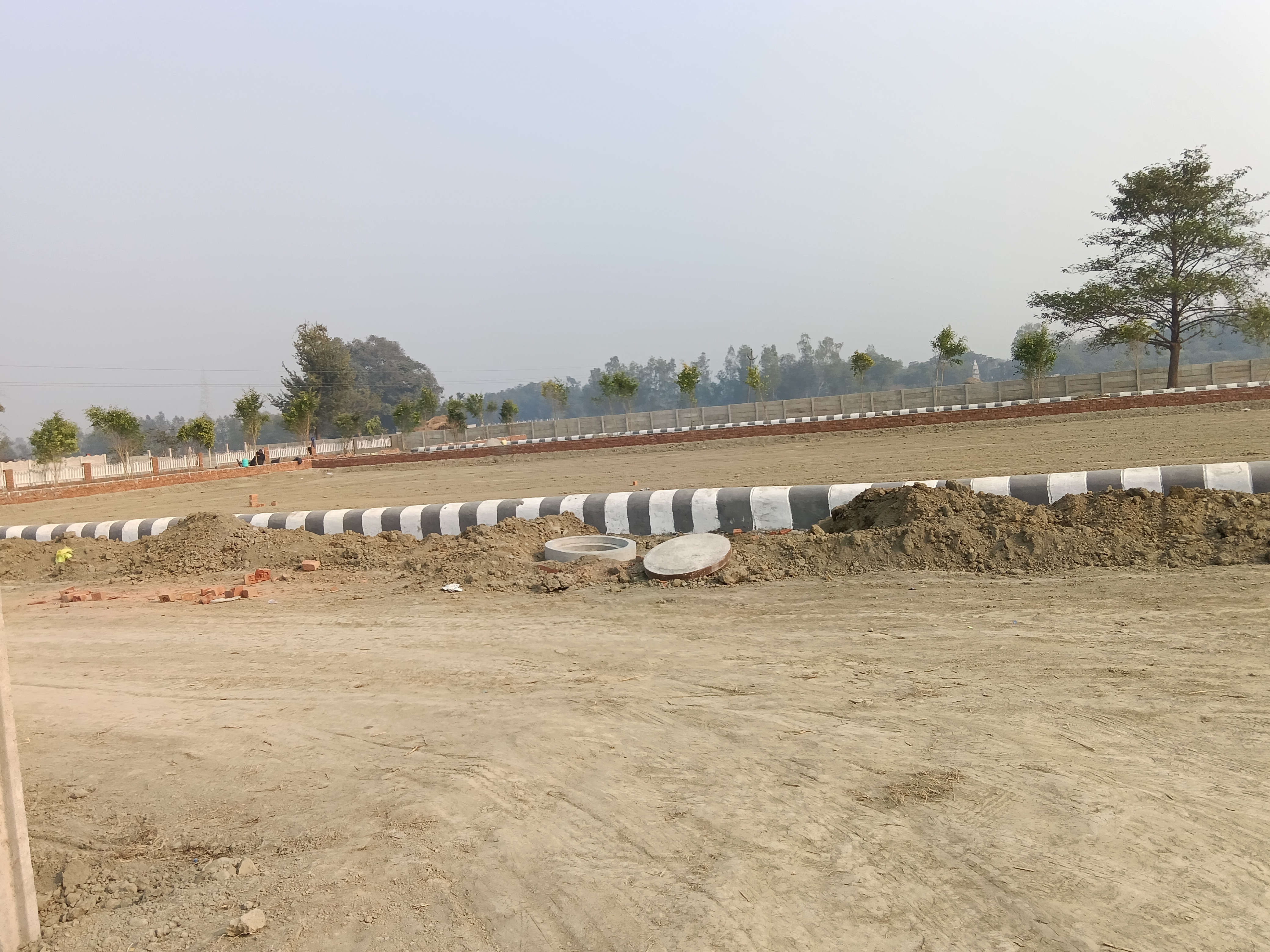 Plot For Sale in Gosainganj