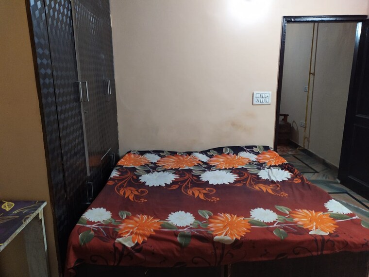 Bedroom, vipin garden 2 Bedroom 70 Acre Builder Floor In Vipin Garden Delhi 9705096