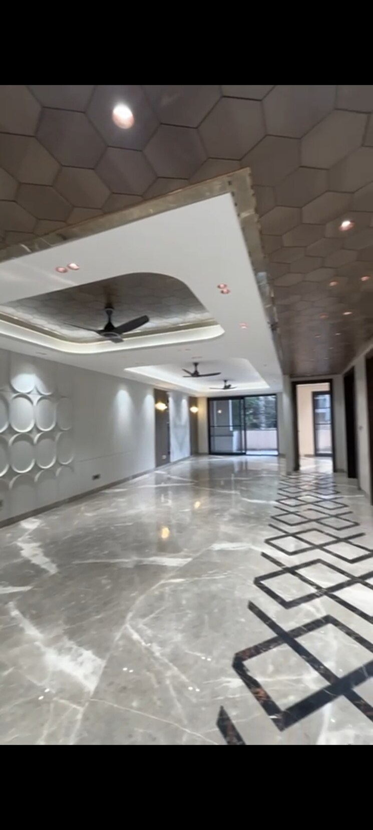  Parking, chittaranjan park 4 Bedroom 2880 Sq.Ft. Builder Floor In Chittaranjan Park Delhi 9705099