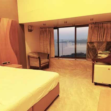 Bedroom in 4 BHK Apartment at Woodstock Apartments, Versova – for Rent