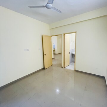 Room in 2 BHK Apartment at Pyramid Square 67A, Sector 67a – for Rent