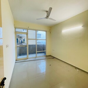 Room in 2 BHK Apartment at Pyramid Square 67A, Sector 67a – for Rent