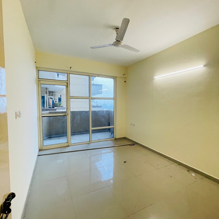 Room, pyramid-square-67a 2 Bedroom 750 Sq.Ft. Apartment In Sector 67a Gurgaon 9705139