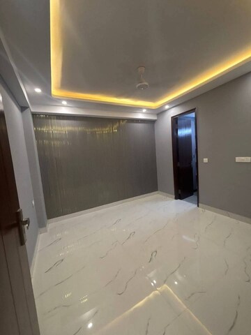 Room in 3 BHK Apartment at Saket – for Rent