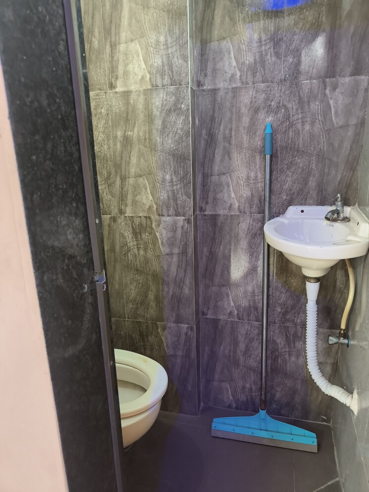 Bathroom, platinum-royal-residency 1 Bedroom 450 Sq.Ft. Apartment In Kharghar Sector 10 Navi Mumbai 9705181