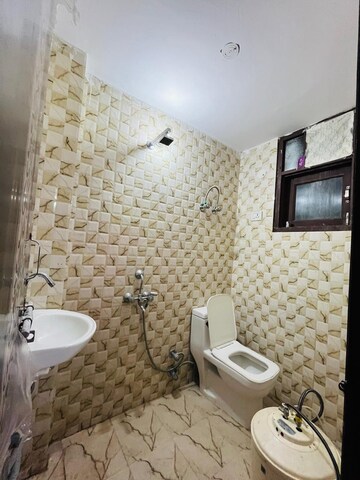 Bathroom in 1 BHK Builder Floor at Maidan Garhi – for Rent