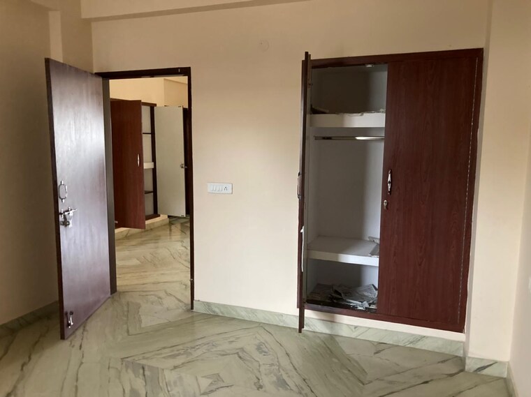 Room, sector 4 1 Bedroom 689 Sq.Ft. Independent House In Sector 4 Gurgaon 9705221
