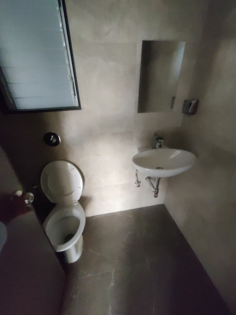 Bathroom, km-horizon-flora 1 Bedroom 450 Sq.Ft. Apartment In Ghodbunder Road Thane 9705223