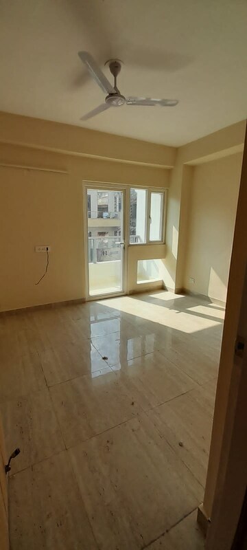 Room in 1 BHK Independent House at Sector 4 – for Rent