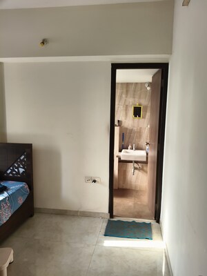 Room in 2 BHK Apartment at Lodha Amara, Kolshet Road – for Sale
