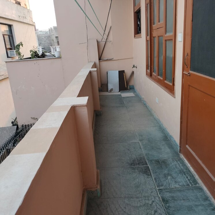 Balcony, sector 23 2.5 Bedroom 1330 Sq.Ft. Villa In Sector 23 Gurgaon 9705254