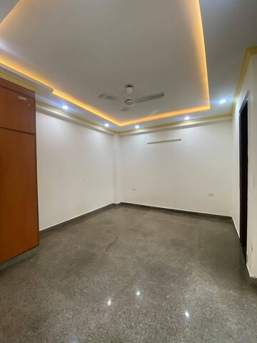 Room in 2 BHK Builder Floor at Saket – for Rent