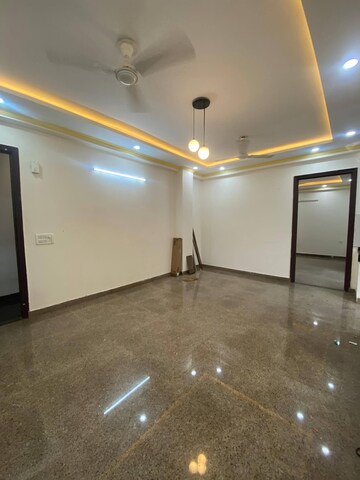 Room in 2 BHK Builder Floor at Saket – for Rent