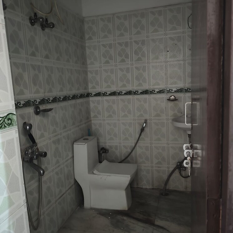 Bathroom, gomti nagar Pg For Boys & Girls In Gomti Nagar 9705261